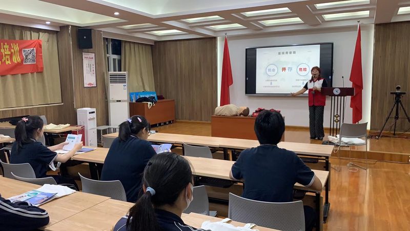 叉车安全操作规范培训：保障作业安全，提升职业技能